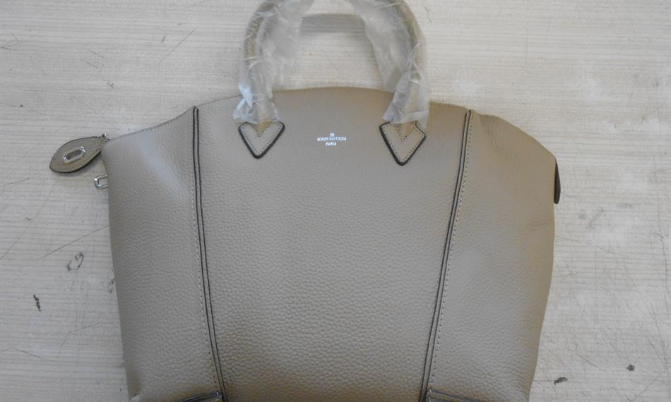 2016-4-27-1245kabelka Vuitton.JPG